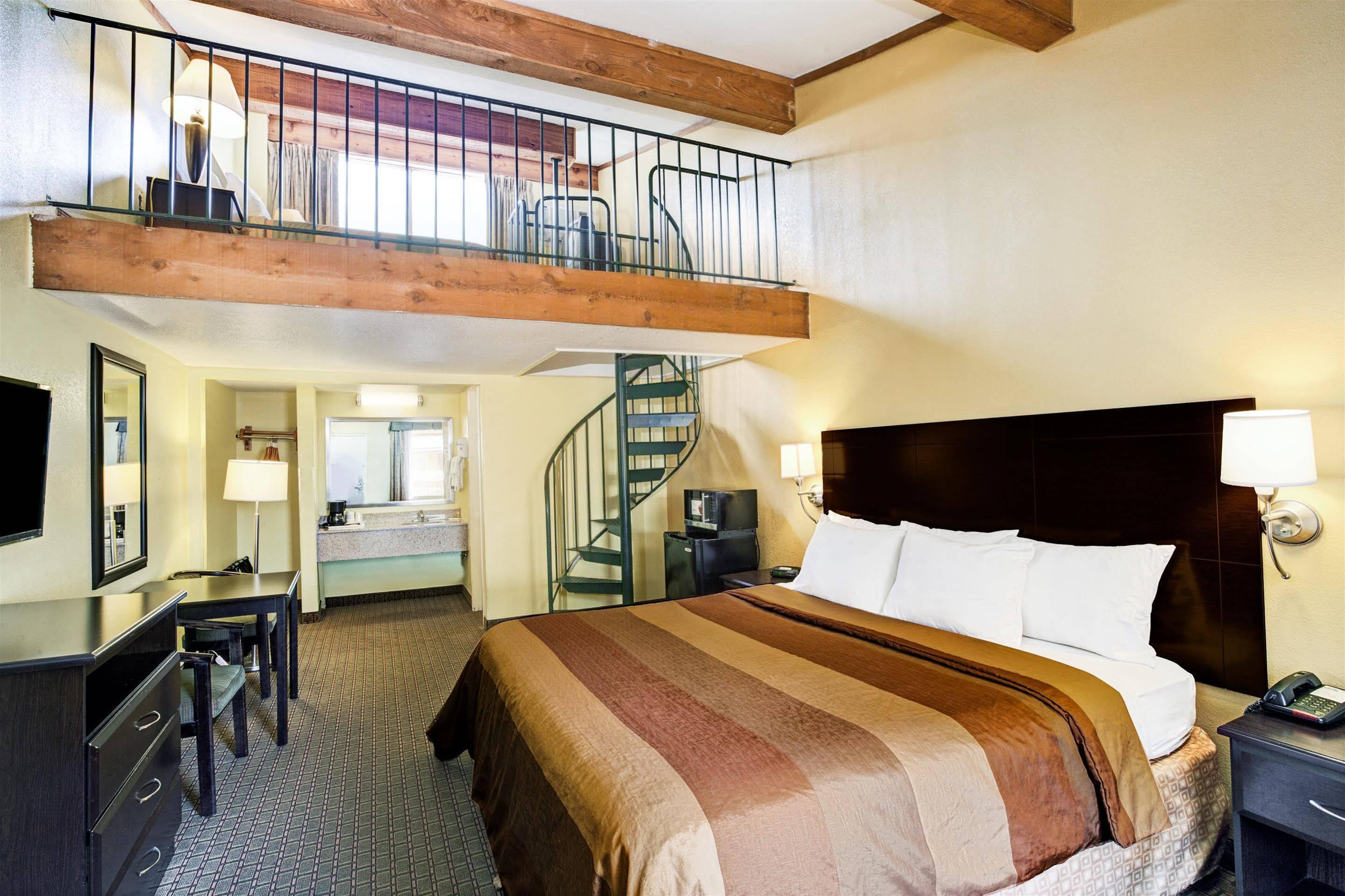 Days Inn & Suites By Wyndham Downtown Gatlinburg Parkway Zewnętrze zdjęcie