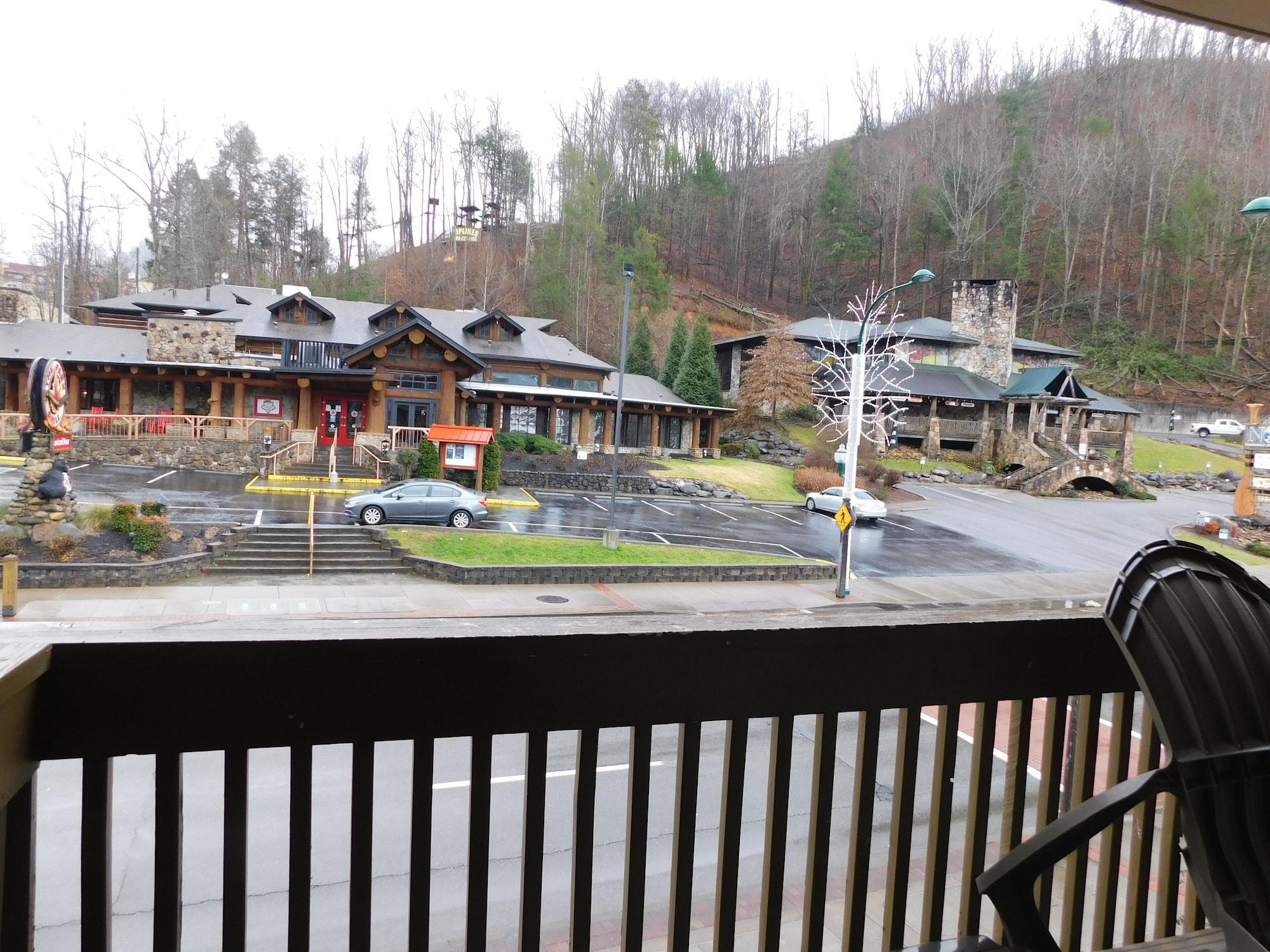 Days Inn & Suites By Wyndham Downtown Gatlinburg Parkway Zewnętrze zdjęcie
