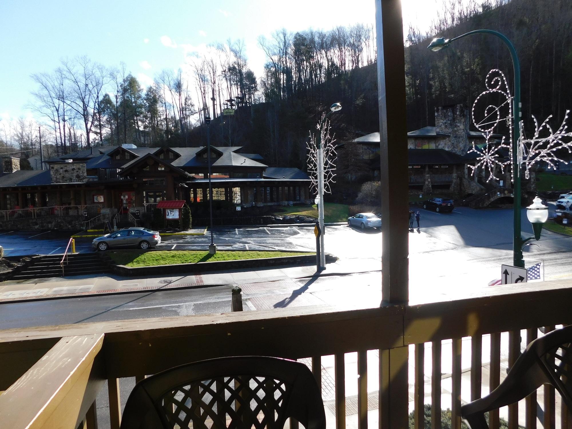 Days Inn & Suites By Wyndham Downtown Gatlinburg Parkway Zewnętrze zdjęcie
