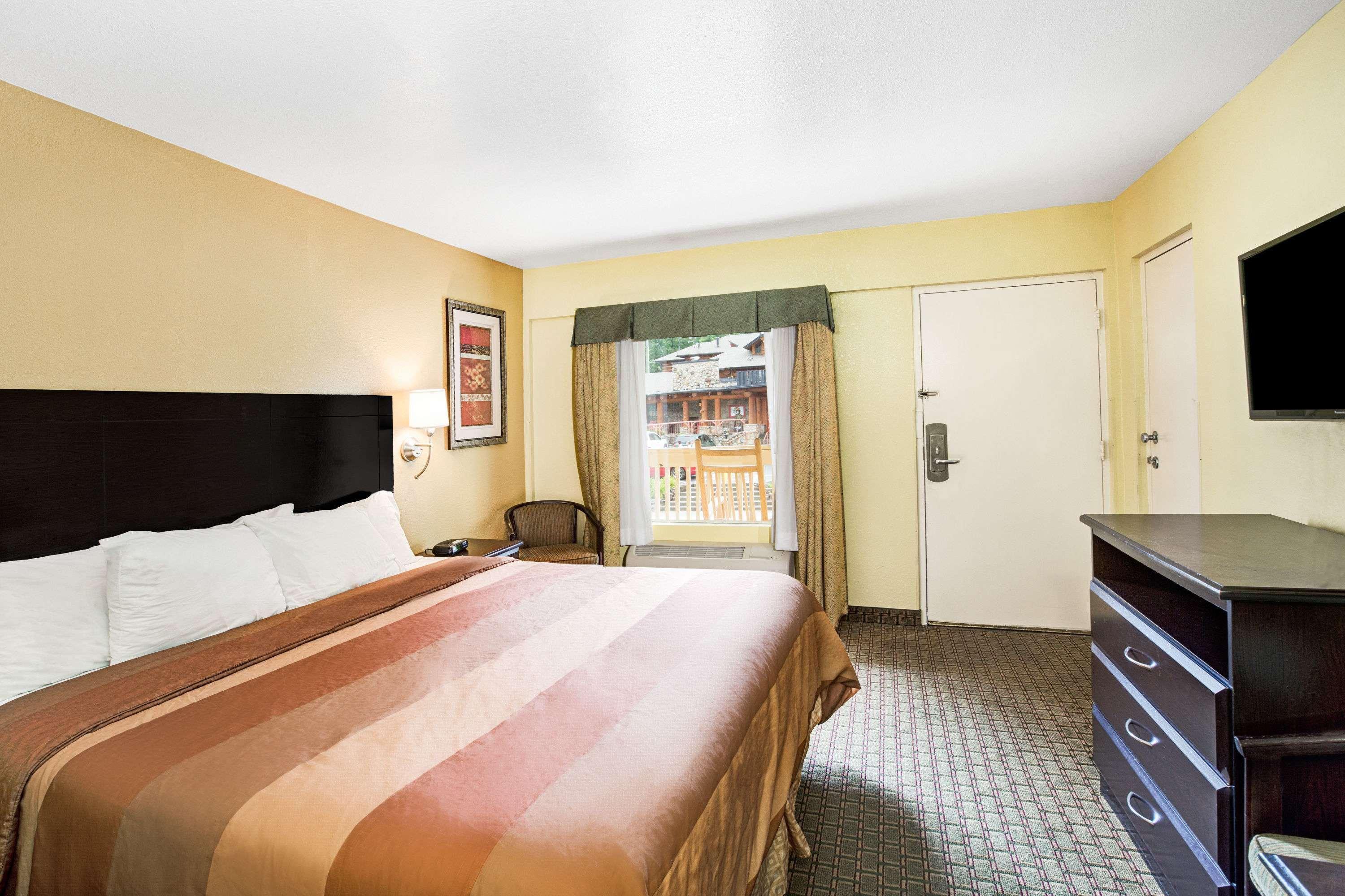 Days Inn & Suites By Wyndham Downtown Gatlinburg Parkway Zewnętrze zdjęcie
