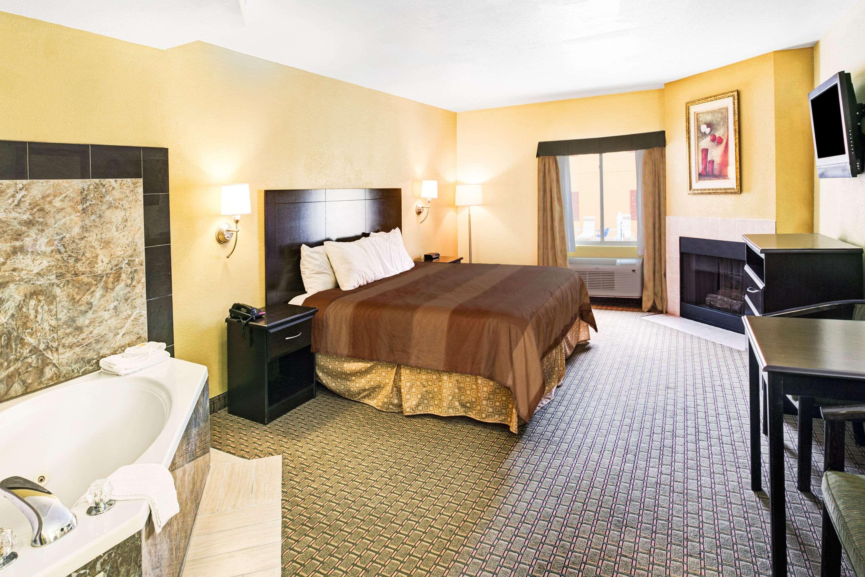 Days Inn & Suites By Wyndham Downtown Gatlinburg Parkway Zewnętrze zdjęcie