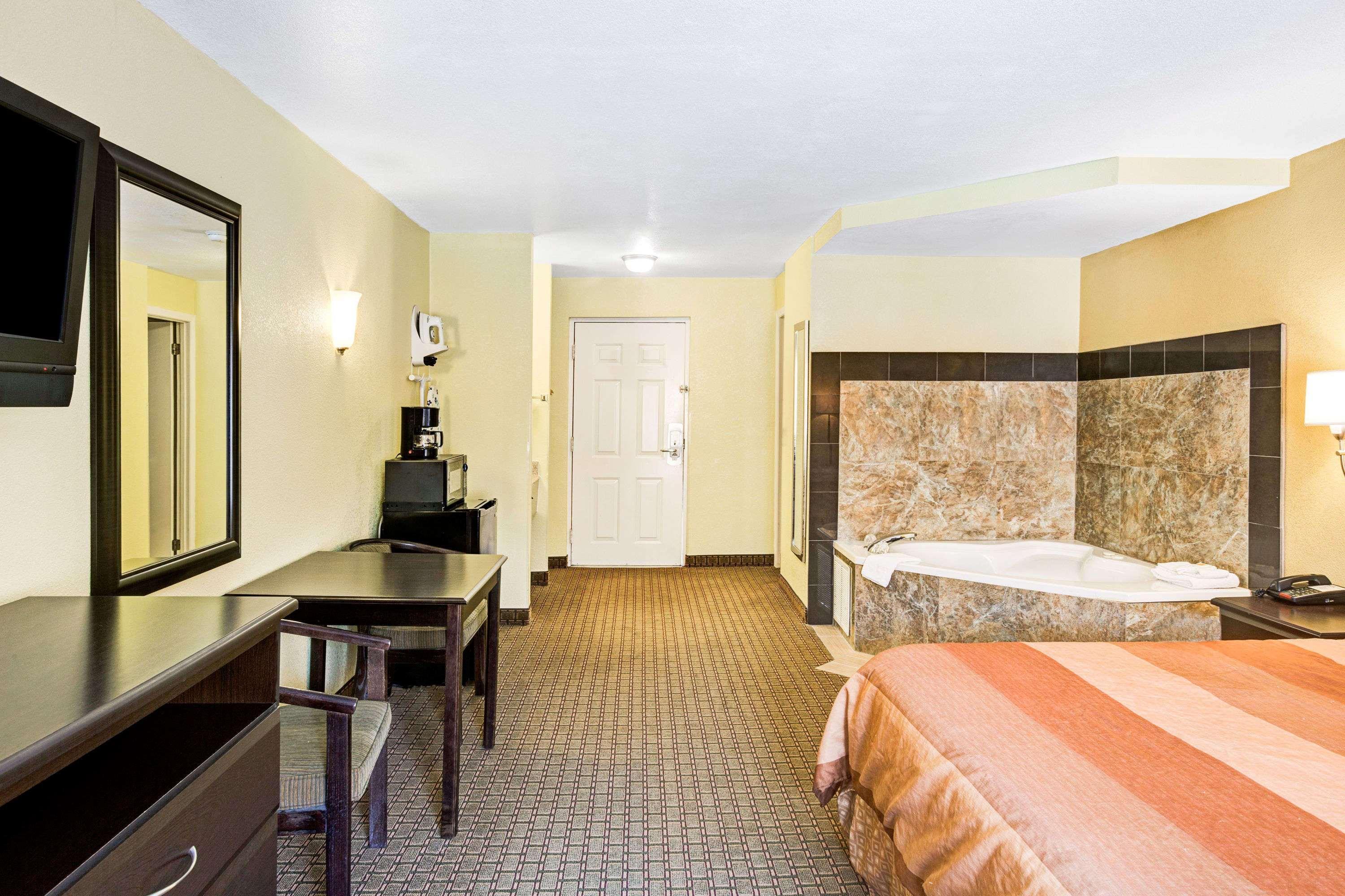 Days Inn & Suites By Wyndham Downtown Gatlinburg Parkway Zewnętrze zdjęcie