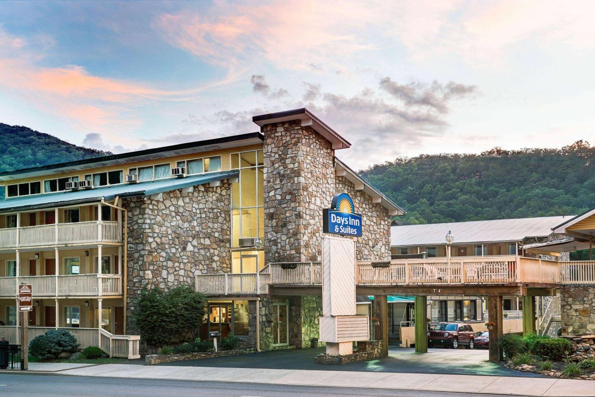 Days Inn & Suites By Wyndham Downtown Gatlinburg Parkway Zewnętrze zdjęcie