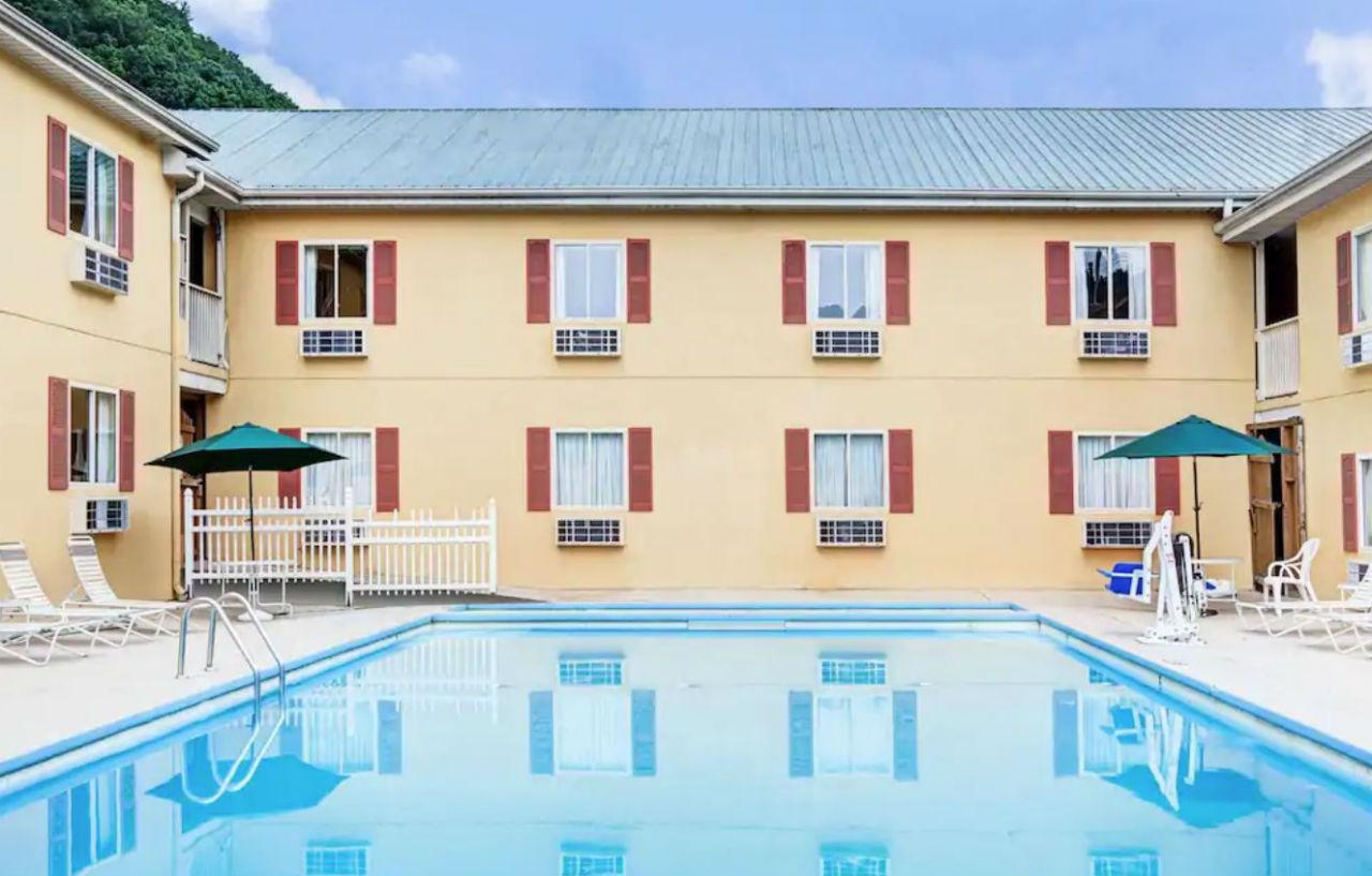 Days Inn & Suites By Wyndham Downtown Gatlinburg Parkway Zewnętrze zdjęcie